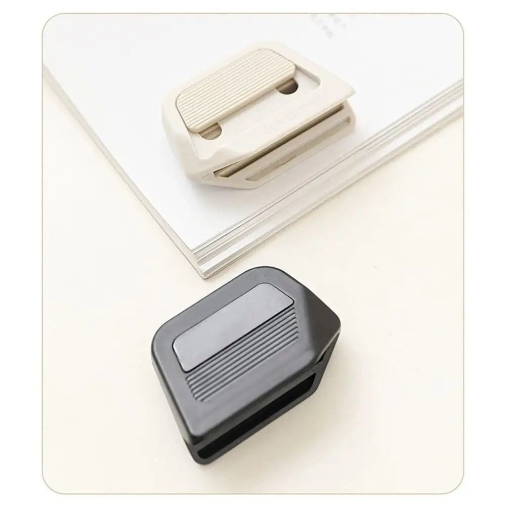 Automatic Retractable Box Cutter with Magnetic Safety